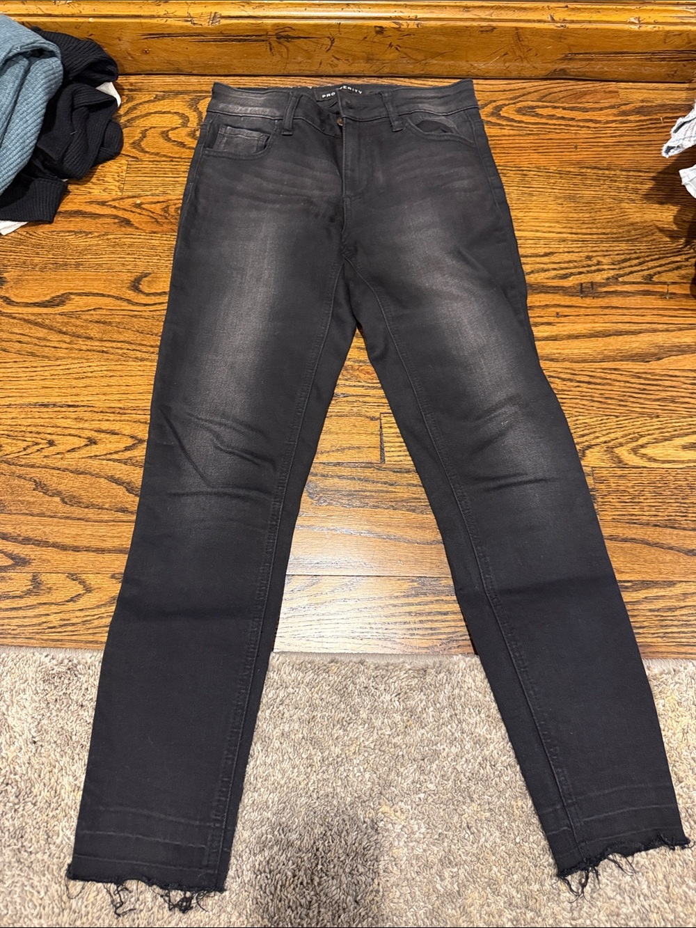 Men's Black Skinny Jeans with Subtle Fade